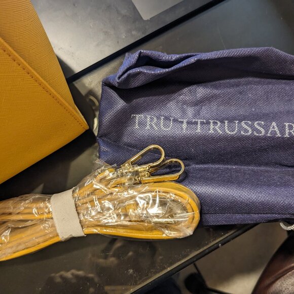 New with Tags Tru Trussardi Yellow Handbag - Picture 14 of 16